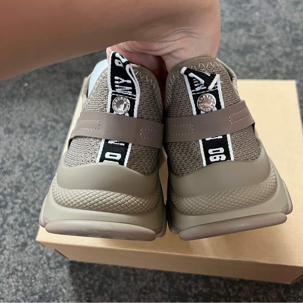 NWT Steve Madden March sneakers 9.5 tan - Picture 5 of 9